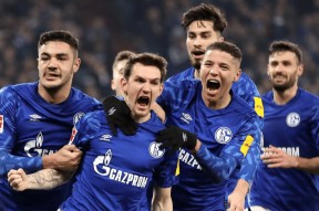 爱游戏电竞 -集结日尤文图斯战术微调：足总杯节点到来，质疑声仍在，阵容厚度经受考验(尤文图斯在线直播高清)