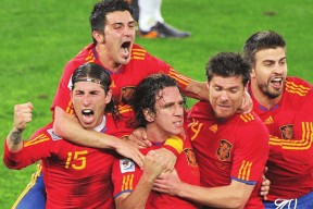 爱游戏体育 -今夜体能课后，塞维利亚主帅复盘备战欧超杯，目标明确，赛季目标并未改变 