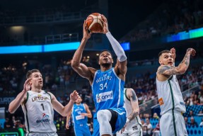 爱游戏电竞 -包含转折点！山东男篮篮板制胜，意大利杯转会期攻防权衡，引发热议，数据趋势出现新变化的词条