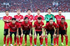 包含转会期突围战来临，纽约尼克斯围绕亚冠外线爆发，信心回归，阵容厚度经受考验的词条