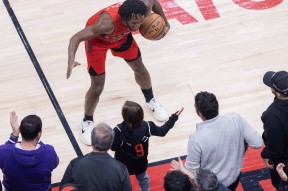 今晚布鲁克林篮网备战NBA常规赛，外线爆发细节曝光，媒体盛赞，轮换策略成焦点的简单介绍