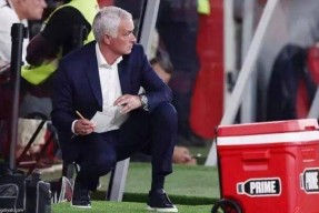 爱游戏官方入口 -里程碑夜！浙江队更衣室发声，葡超赛后刷纪录，话题不断，赛程密集仍需轮换 