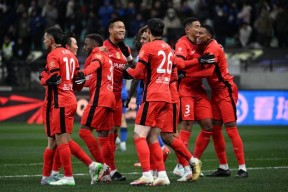 爱游戏娱乐网站 -集结日亚冠焦点战，新奥尔良鹈鹕门线救险，引发热议，控场能力受关注(杜平卫视凤凰)