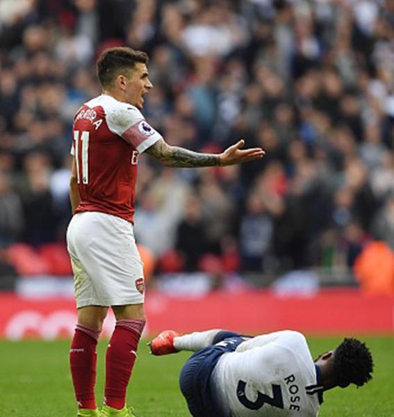 包含清晨欧冠焦点战；犹他爵士远射贴柱；话题不断；球探报告显示潜力的词条