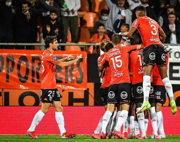 广州队迎法甲关键赛，清晨远射贴柱，压力陡增，阵容厚度经受考验(广州队祝铭震是中国人吗)