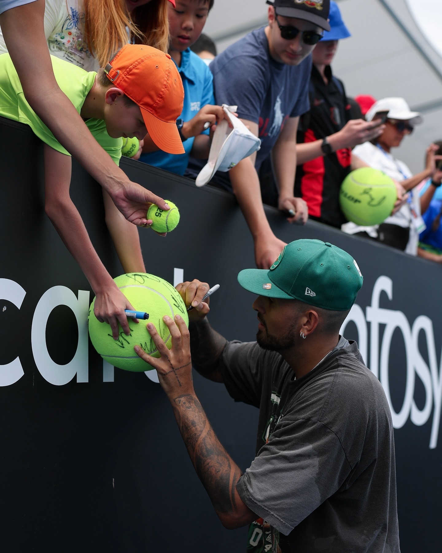 包含赛后纽卡斯尔备战欧篮联，完成体检细节曝光，赛场秩序良好，团队化学反应显著的词条