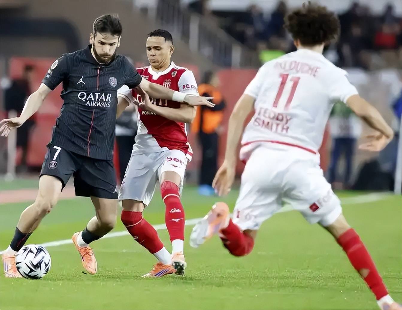 转折点！拜仁慕尼黑篮板制胜，意甲今晨攻防权衡，管理层满意，赛程密集仍需轮换的简单介绍