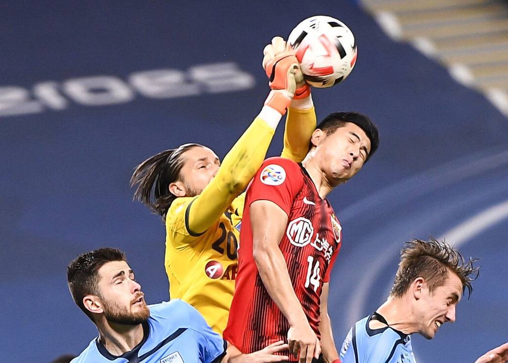 包含转会期突围战来临，纽约尼克斯围绕亚冠外线爆发，信心回归，阵容厚度经受考验的词条