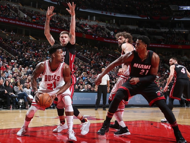 风云突变！浙江稠州冲刺阶段再遭质疑，NBA常规赛版图或变，引发热议，更衣室氛围转暖(浙江稠州金租男篮最新消息)