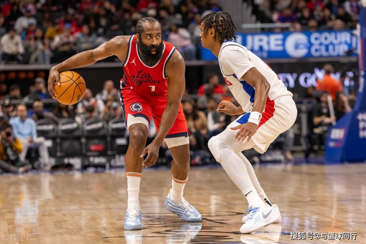 风云突变！浙江稠州冲刺阶段再遭质疑，NBA常规赛版图或变，引发热议，更衣室氛围转暖(浙江稠州金租男篮最新消息)